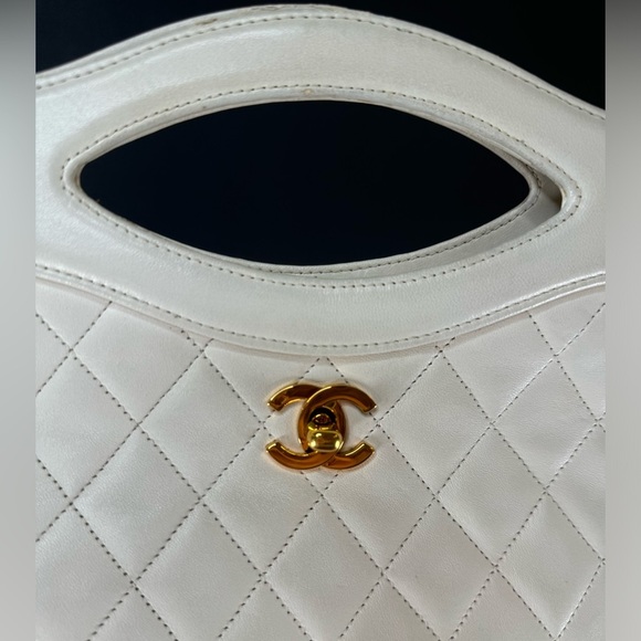 Vintage Chanel White 31 Shopping Tote - Picture 3 of 14